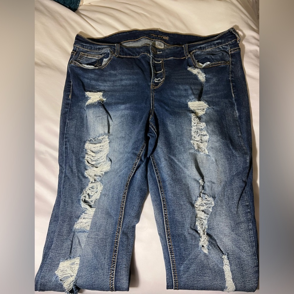 Maurices distressed skinny jean